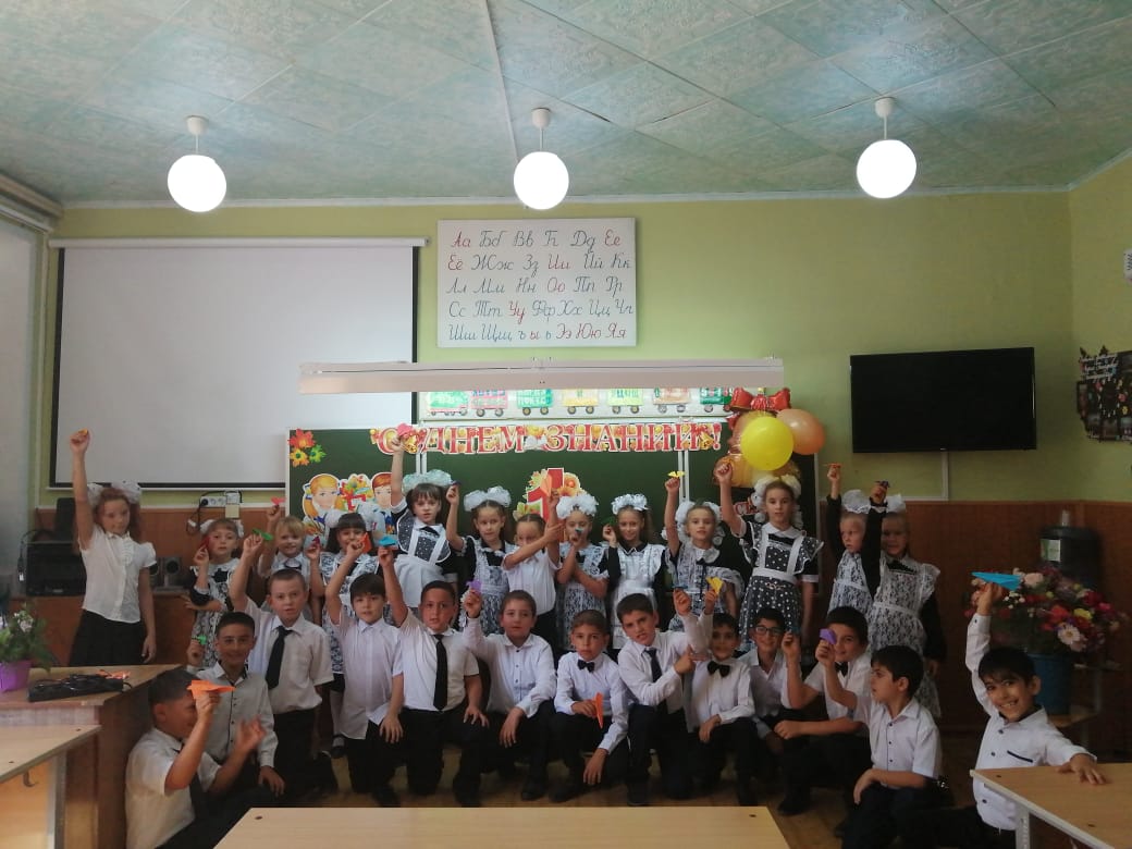 http://krasniyar.ucoz.net/2020-2021/foto/1k0-1.jpeg